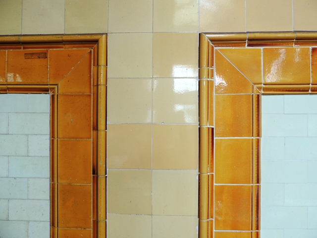 Mercado Municipal novos velhos ladrilhos belgas