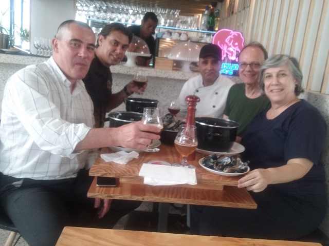 Belga Brasserie com chef e gerente