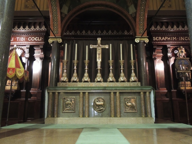 bronzes altar São Bento by Maredsous
